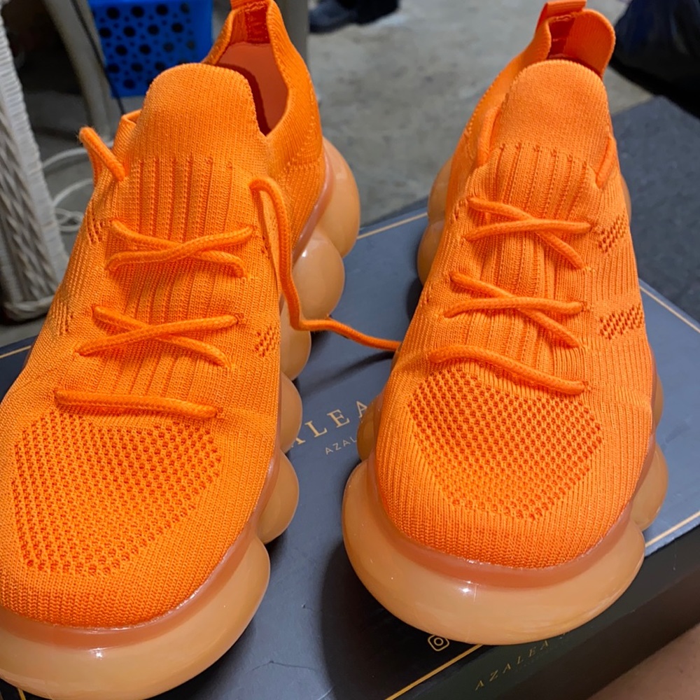 Women sneakers size 8 beautiful orange color very comfortable